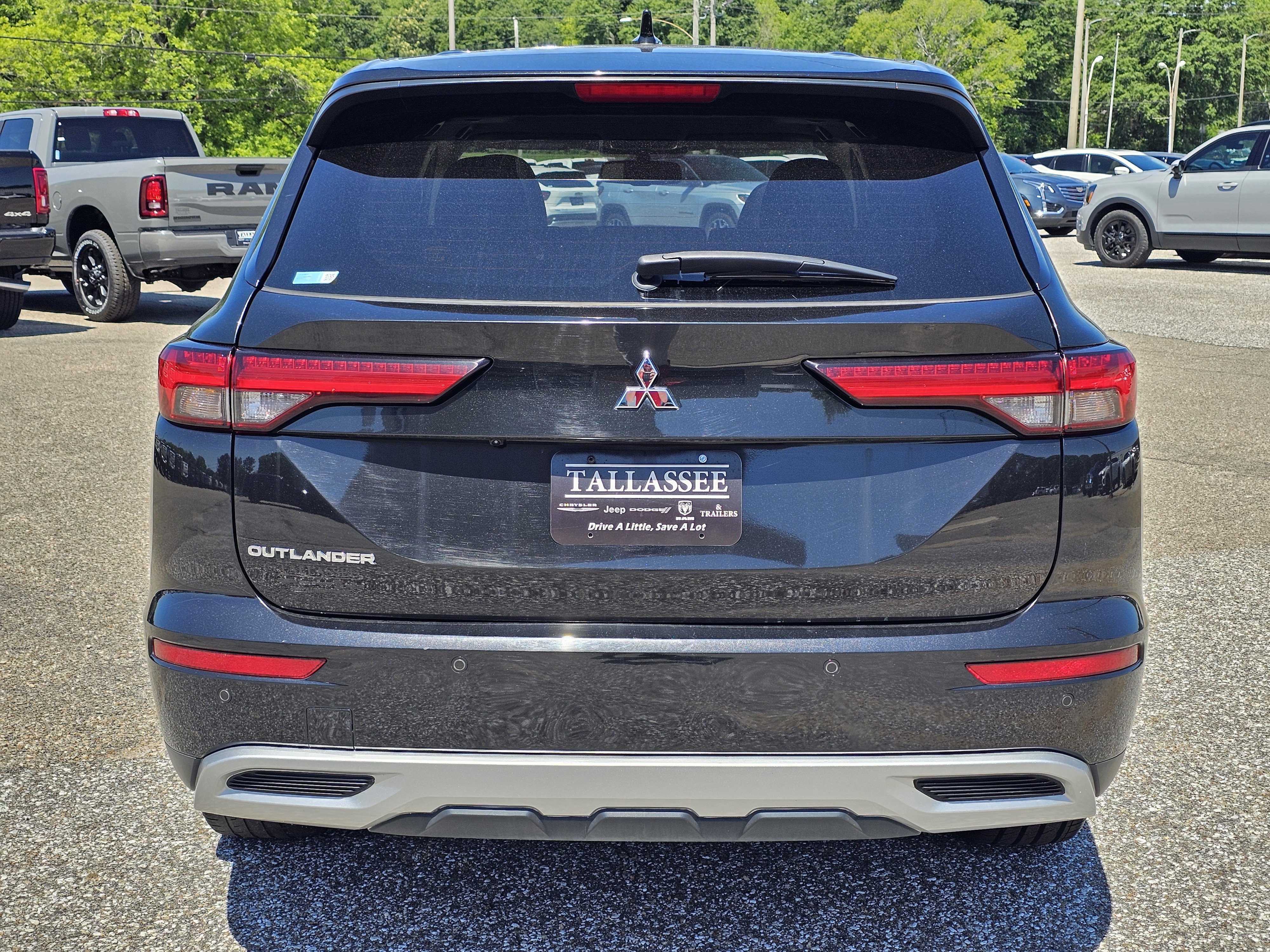 Used 2022 Black Diamond Mitsubishi SE Launch Edition image 10