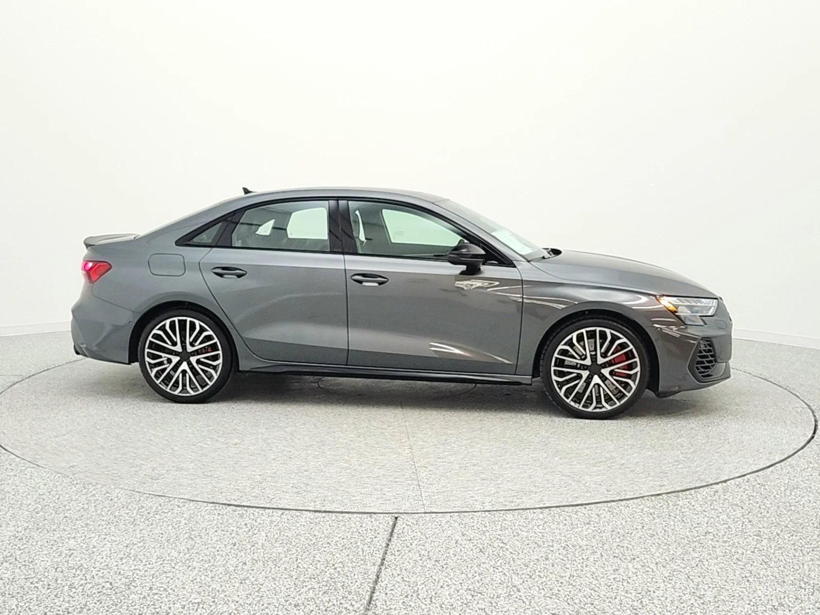 New 2026 Daytona Gray Pearl Effect Audi quattro image 4