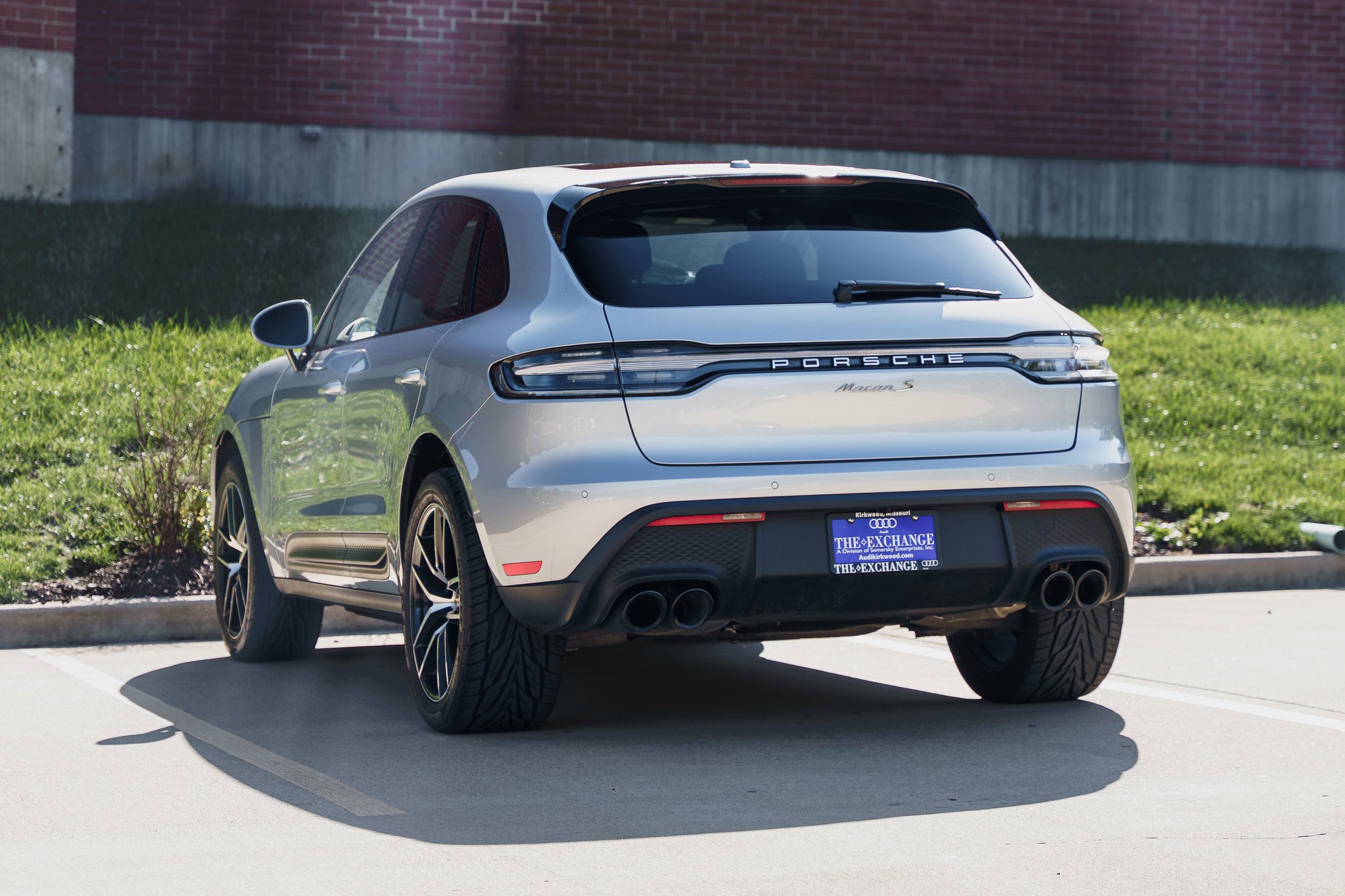 2022 Porsche Macan S photo 3