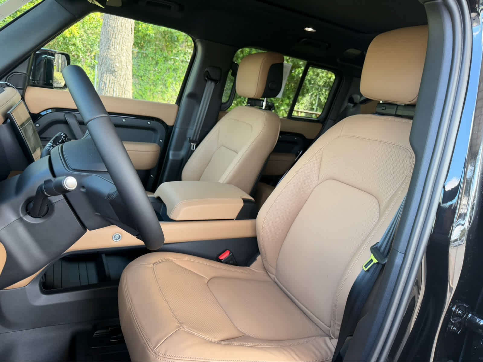 New 2026 Santorini Black Land Rover X-Dynamic SE image 10
