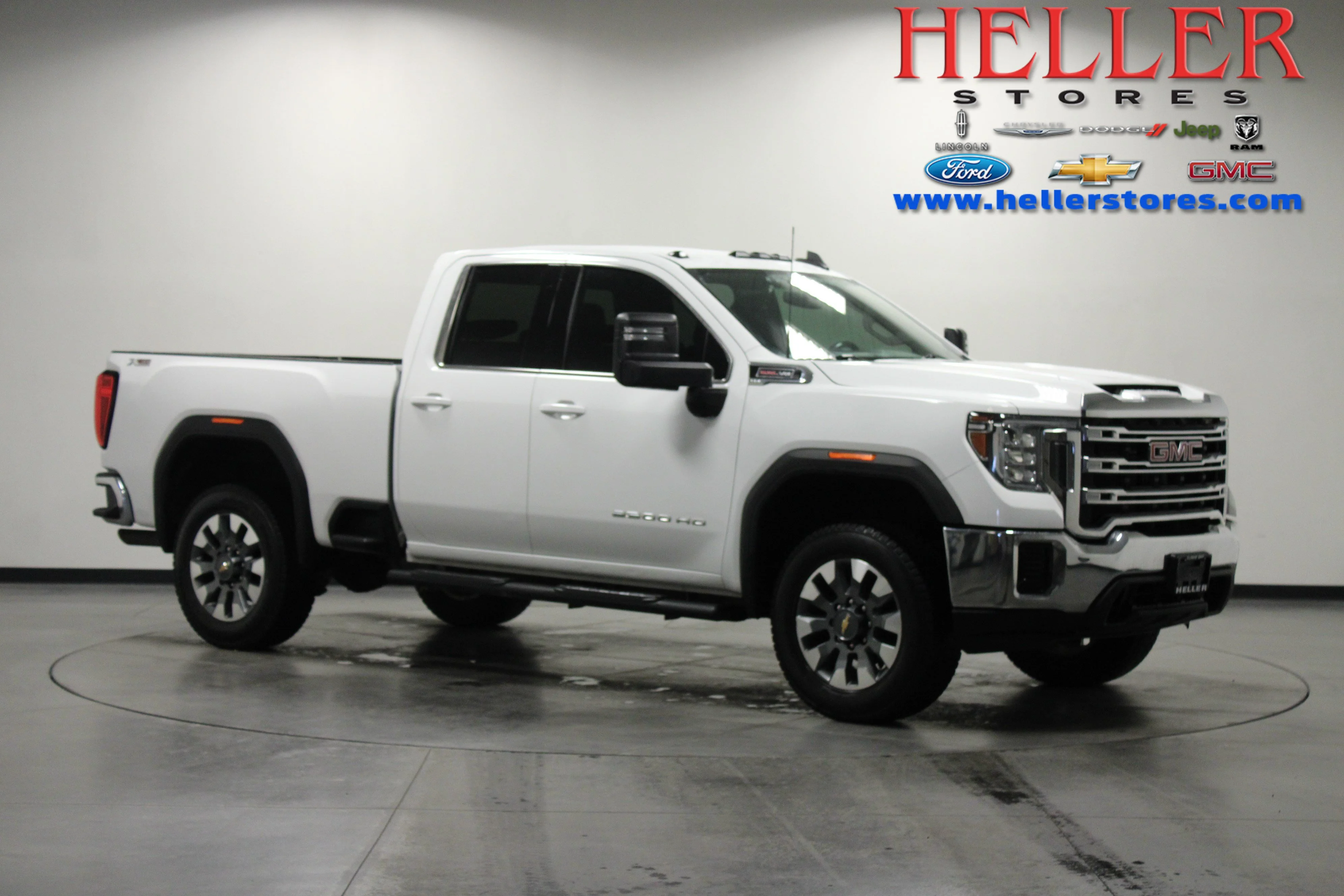Used 2021 Summit White GMC SLE image 1
