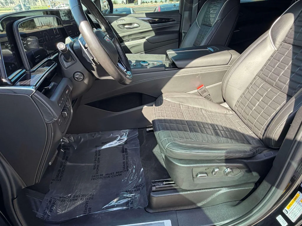 Used 2023 Black Raven Cadillac AWD V-Series image 30