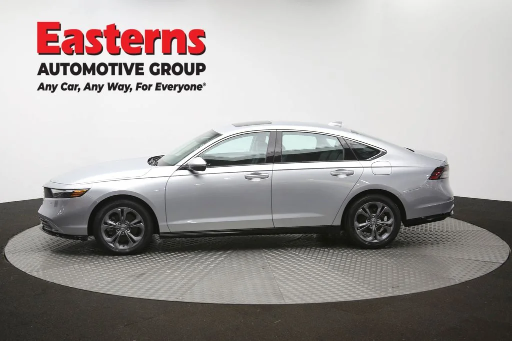 Used 2025 Silver Honda EX-L image 55