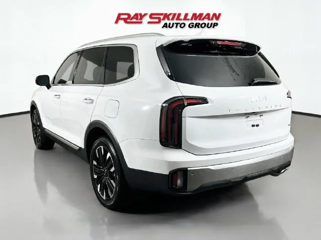Used 2023 White Kia SX-Prestige image 5