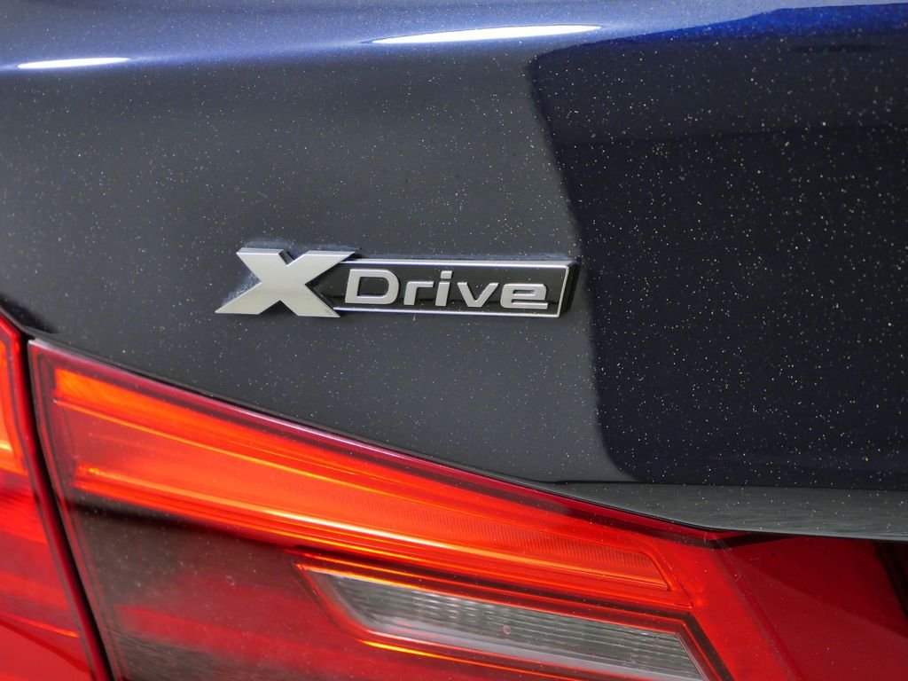 Used 2018 Carbon Black Metallic BMW M550i xDrive image 13