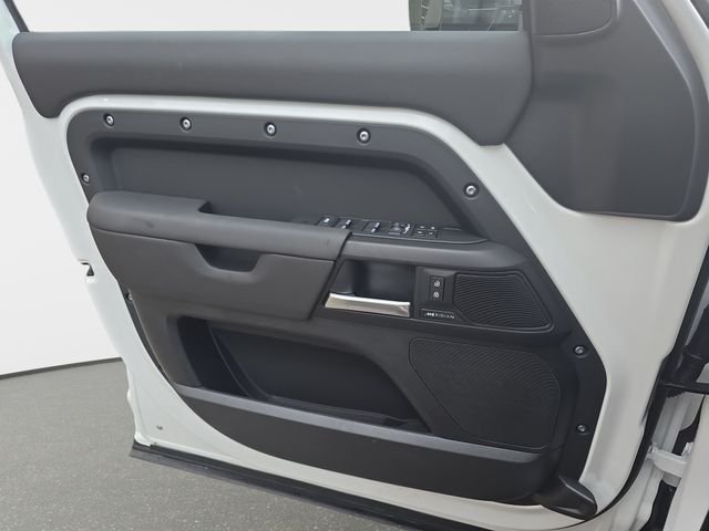 New 2026 Fuji White LAND ROVER S image 19