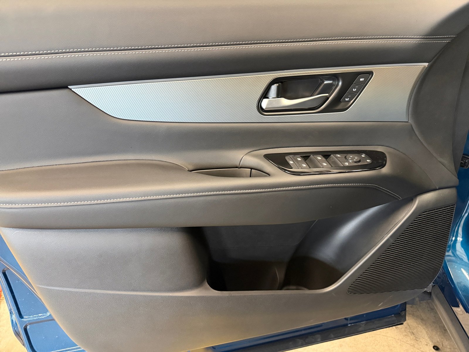 New 2026 Aurora Blue Pearl Metallic Nissan SL image 30