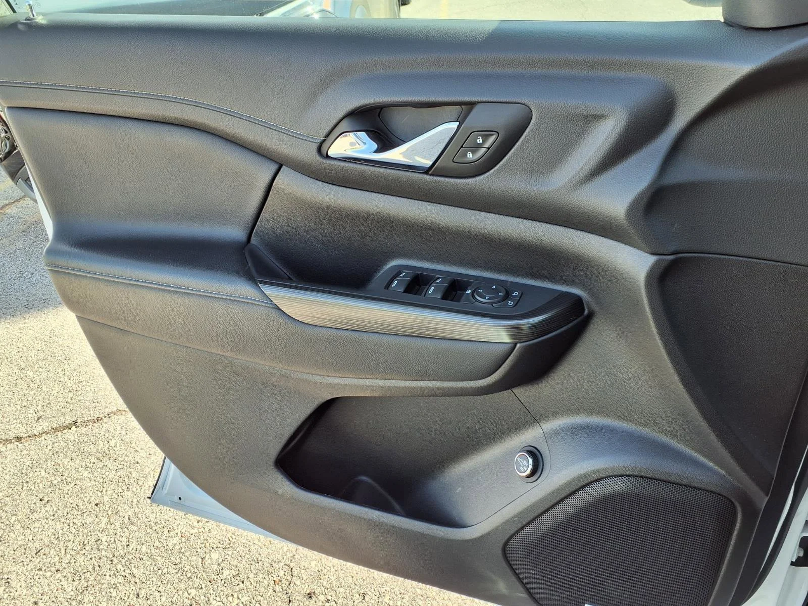 2023 GMC Acadia SLT - Photo 25