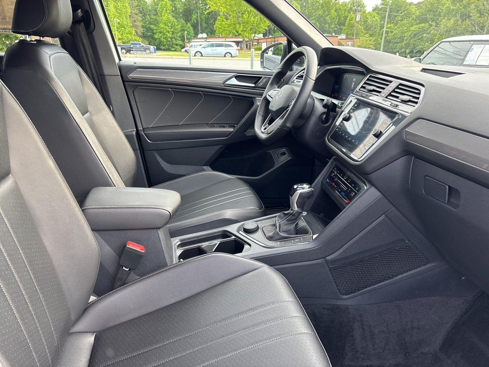 Used 2022 Pure White Volkswagen SE R-Line Black image 39