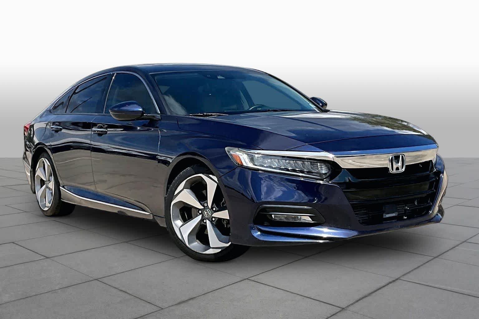Used 2018 Obsidian Blue Pearl Honda Touring 2.0T image 3