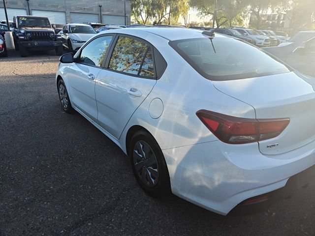 Used 2020 Clear White Kia S image 9