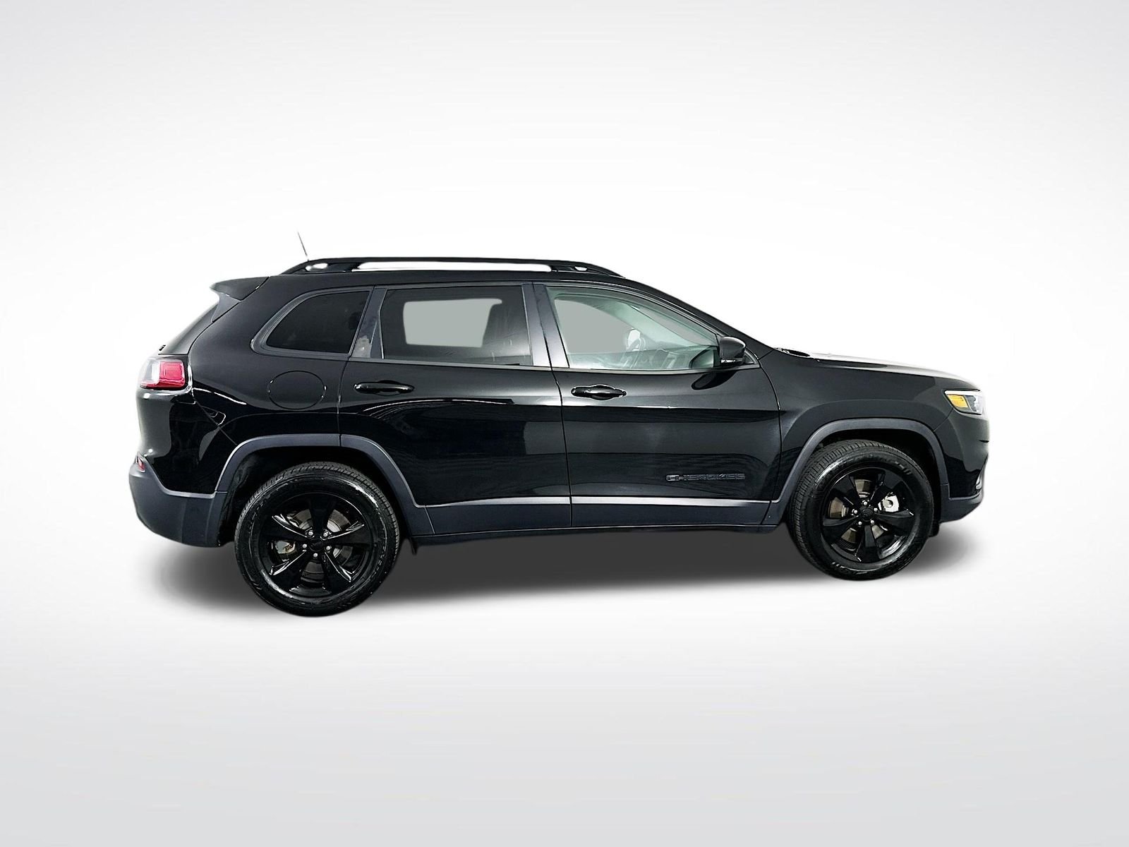 Used 2020 Diamond Black Crystal Pearlcoat Jeep Latitude Plus image 9