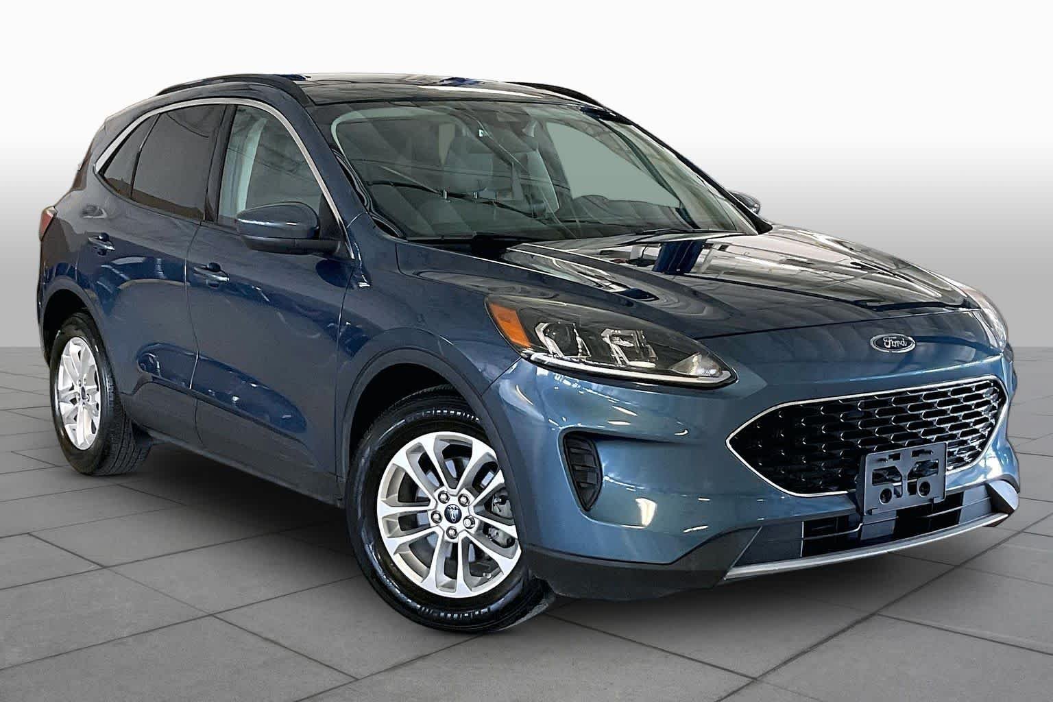 Used 2020 Blue Metallic Ford SE image 2