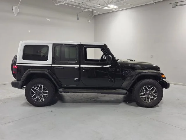 New 2026 Black Clear-Coat Exterior Paint Jeep Sahara image 14