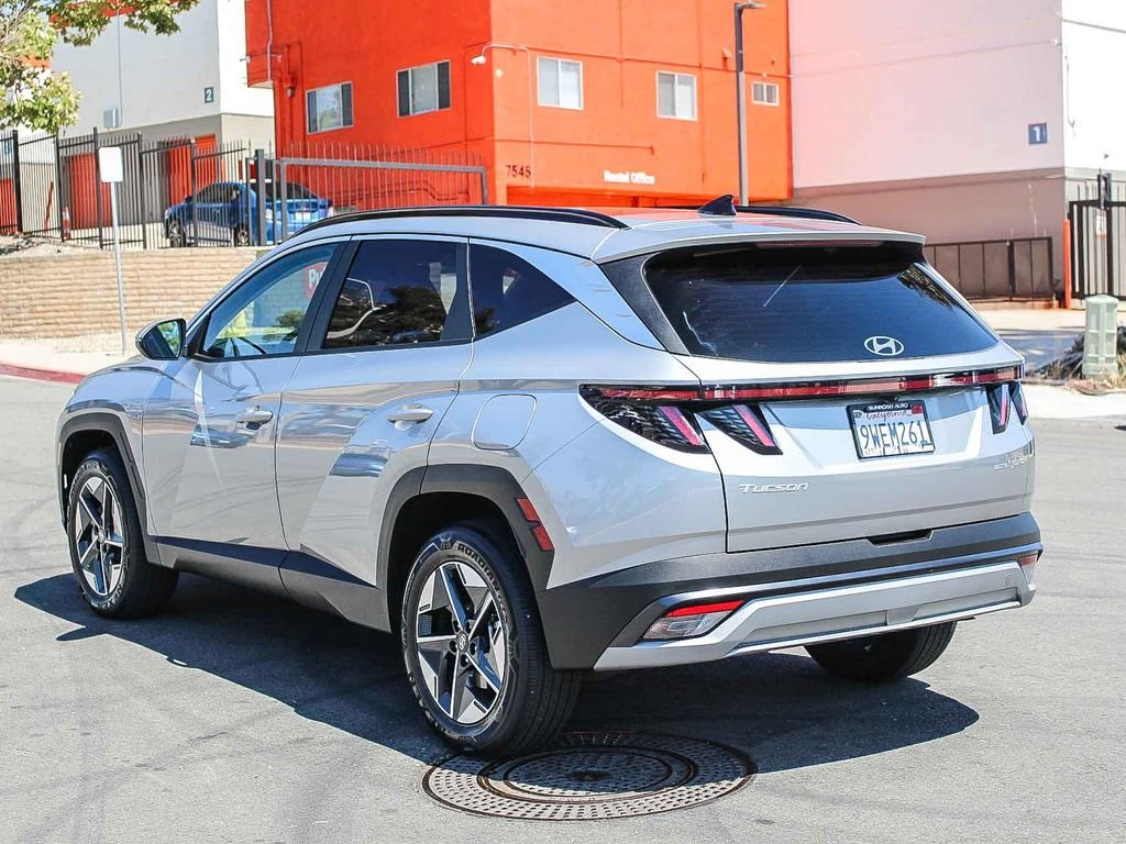 Used 2025 Silver Hyundai SEL Convenience image 6