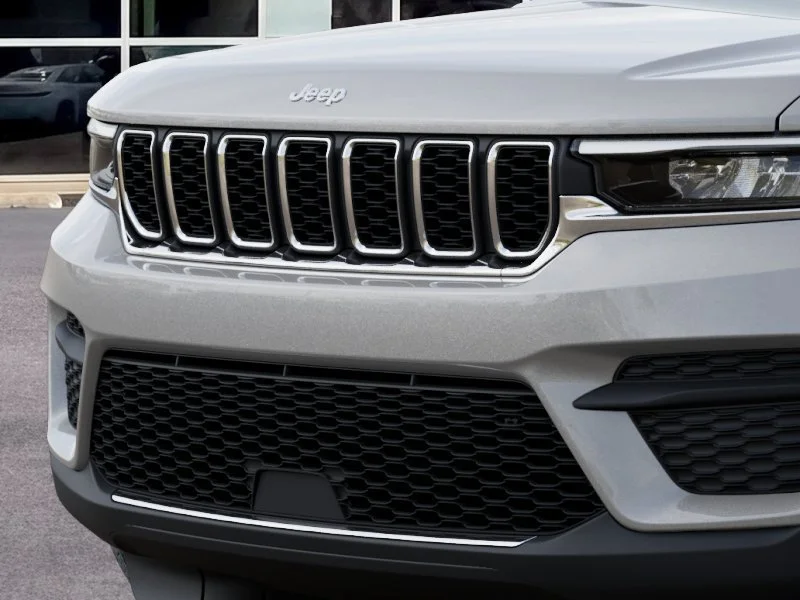 New 2026 Silver Zynith Exterior Paint Jeep Laredo X image 13