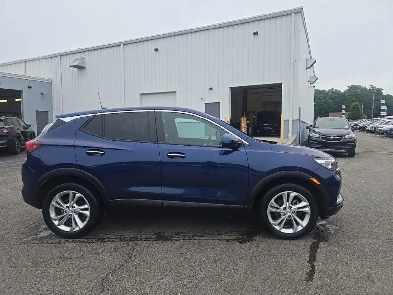Used 2023 Blue Buick Preferred image 9
