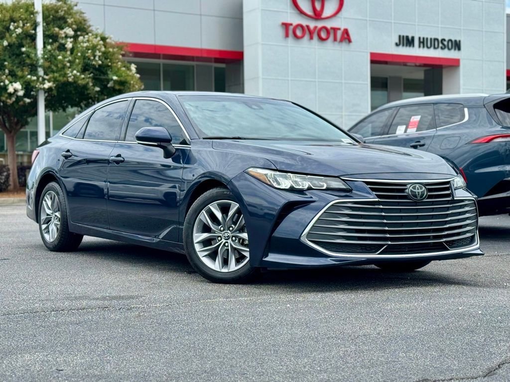Used 2019 Beige Toyota XLE image 1