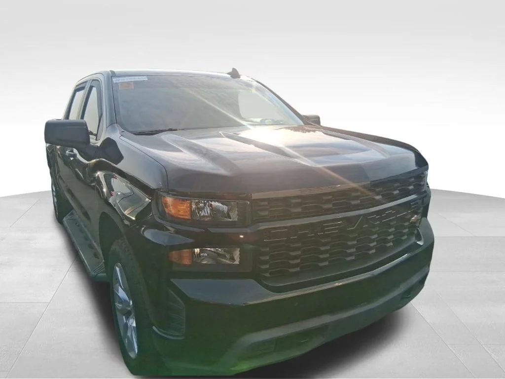 Used 2022 Black Chevrolet Custom image 16