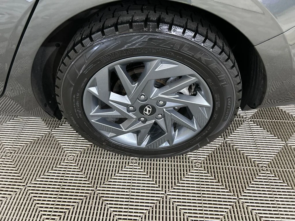 Used 2024 Gray Hyundai SEL image 10