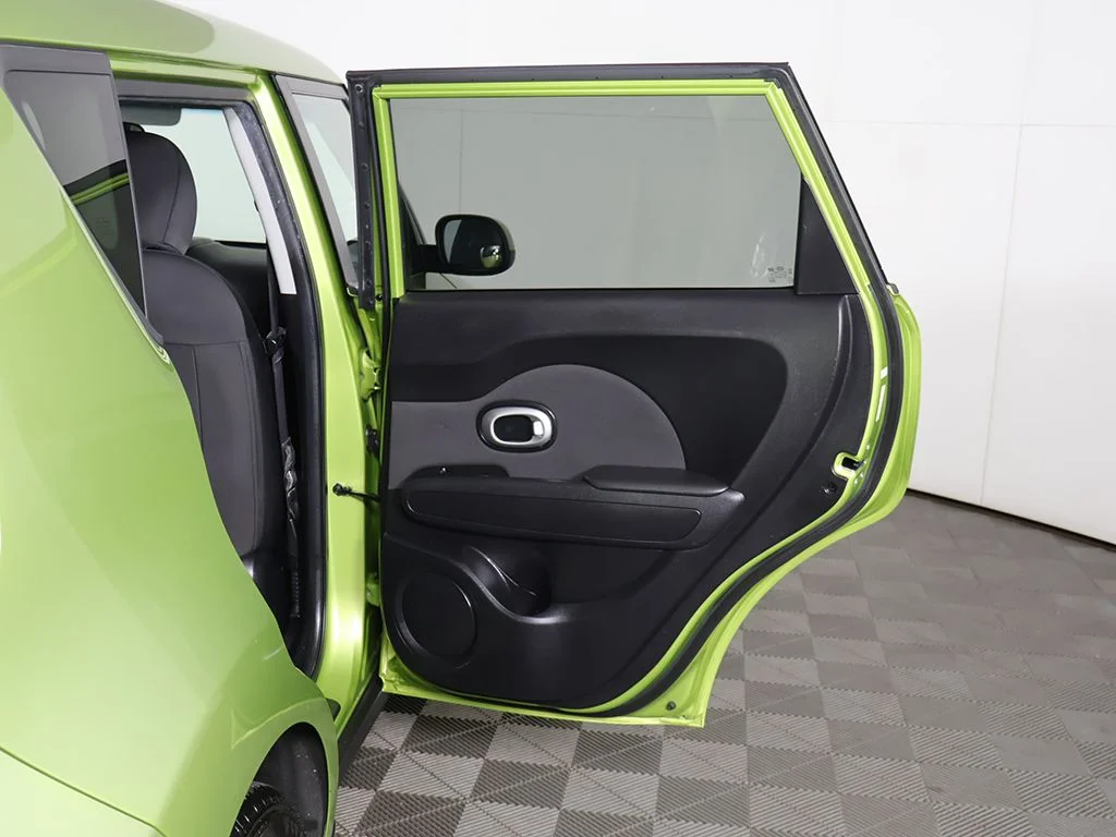 Used 2014 Green Kia Base image 16