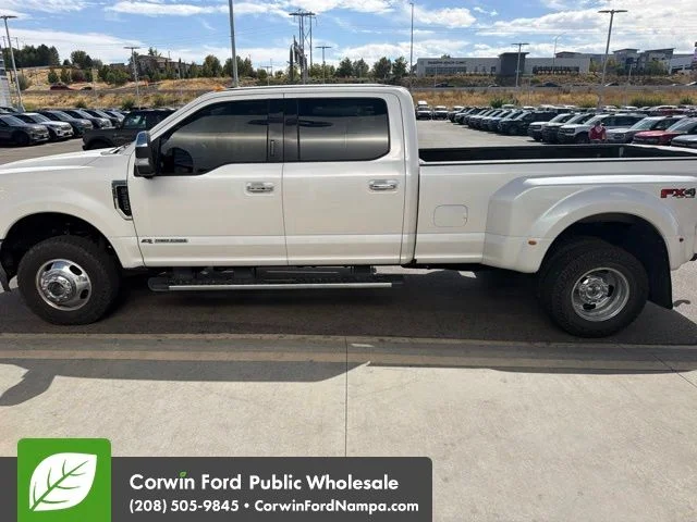 Used 2019 White Platinum Clearcoat Metallic Ford  image 10