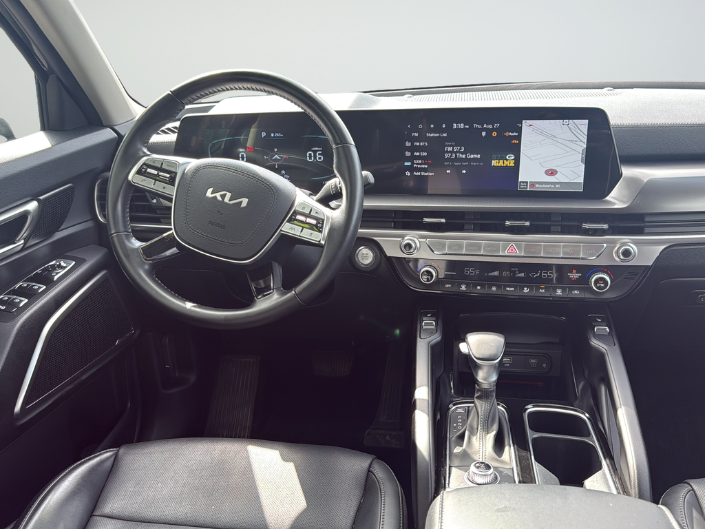 Used 2024 Green Kia S image 11