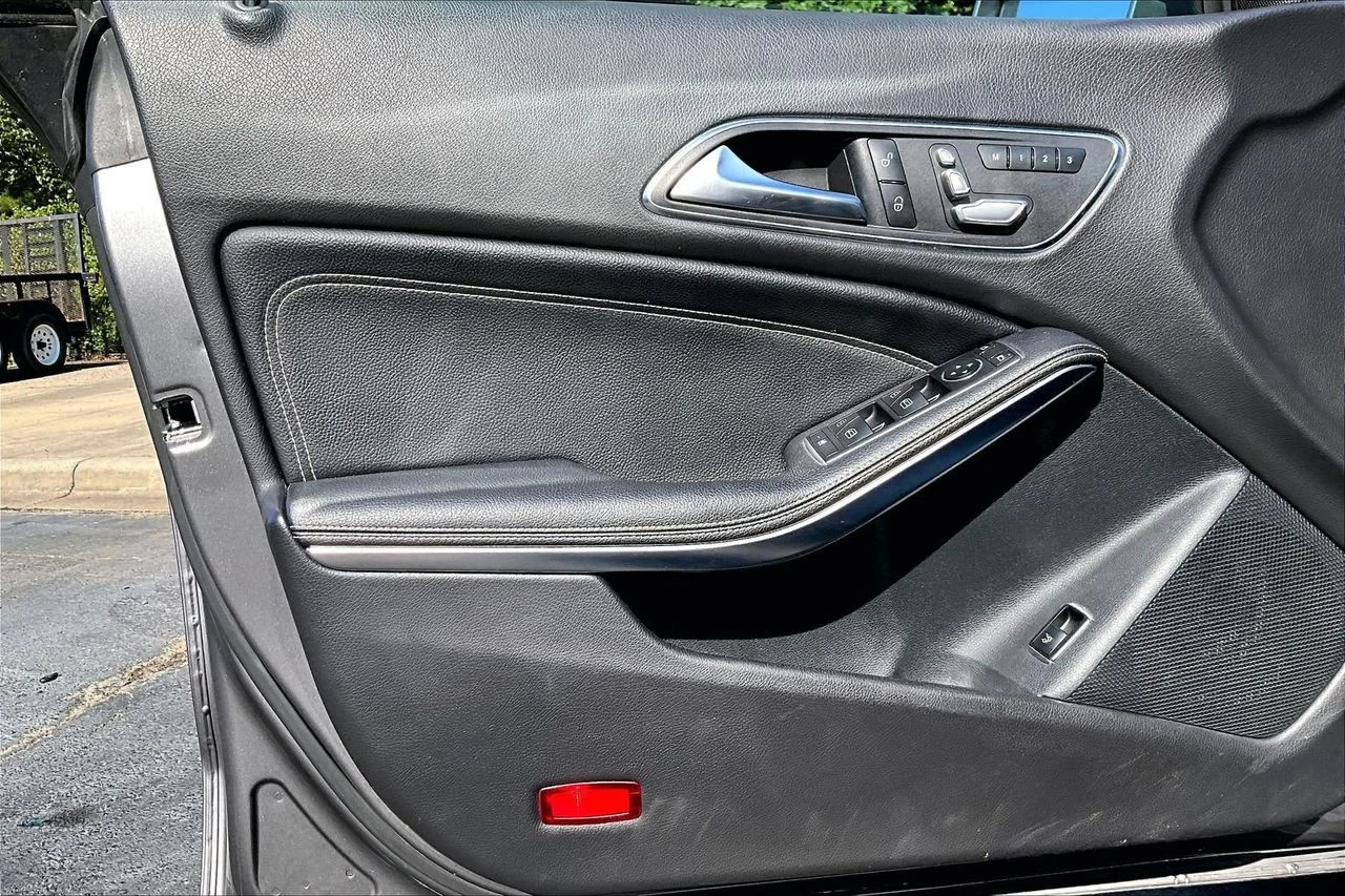 Used 2019 Gray Mercedes-Benz CLA 250 image 25