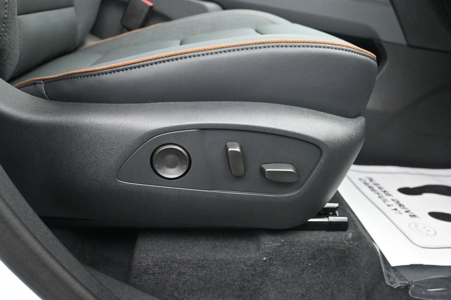 2026 GMC Acadia AT4 - Photo 12