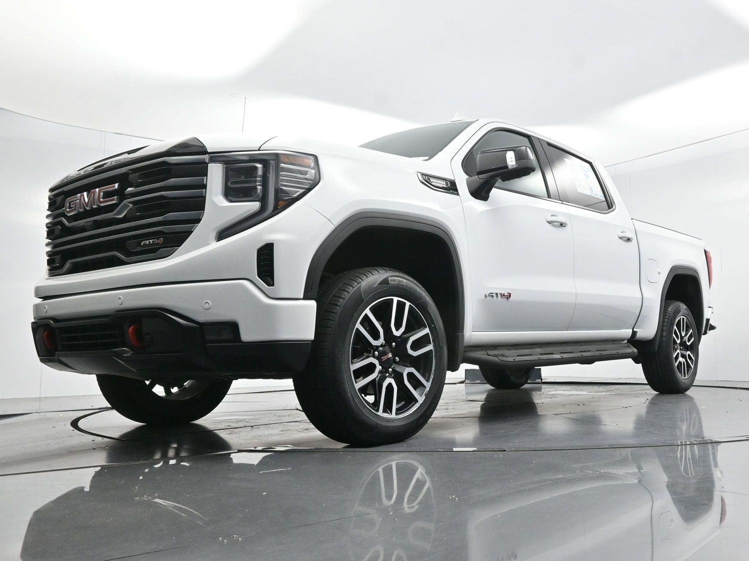 Used 2025 Summit White GMC AT4 image 48