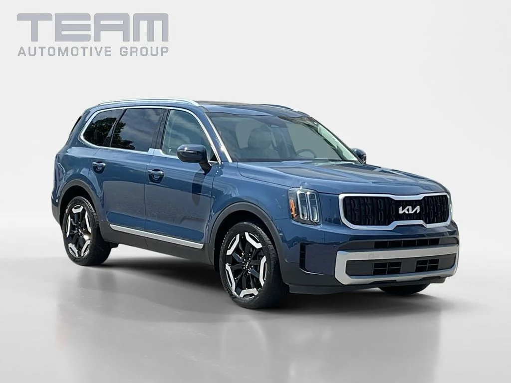Used 2023 Black Kia EX image 1