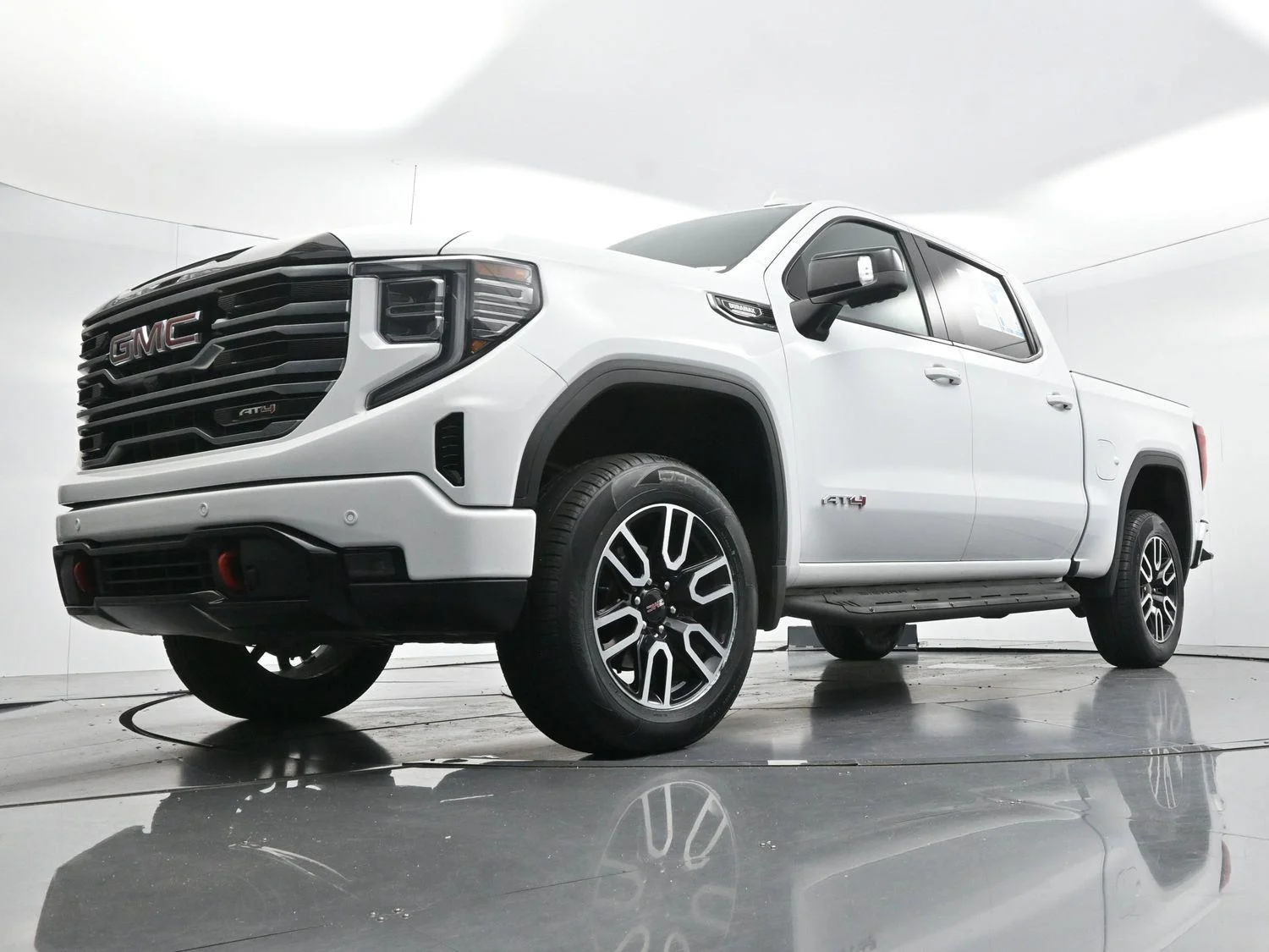 Used 2025 Summit White GMC AT4 image 48