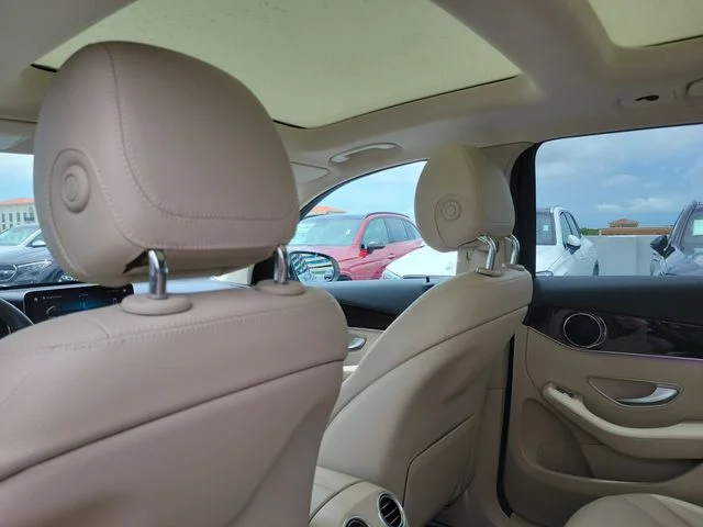 Used 2022 Silver Mercedes-Benz GLC 300 image 14
