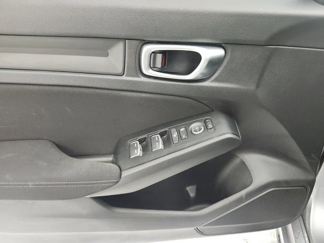 Used 2024  Honda Sport image 11