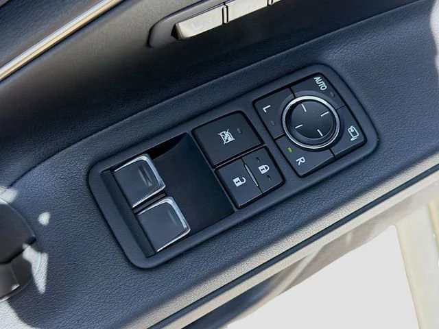 Used 2021 Liquid Platinum Lexus LC 500 image 21