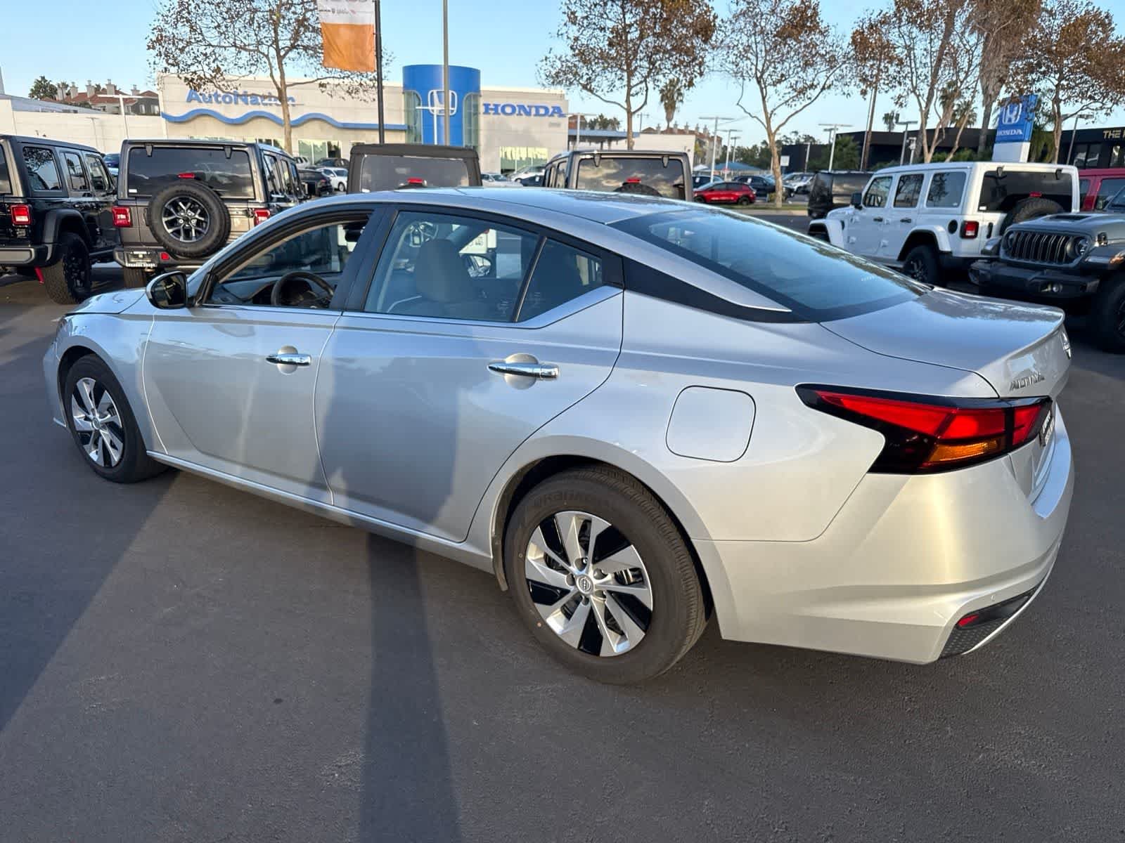 Used 2023 Brilliant Silver Metallic Nissan 2.5 S image 18