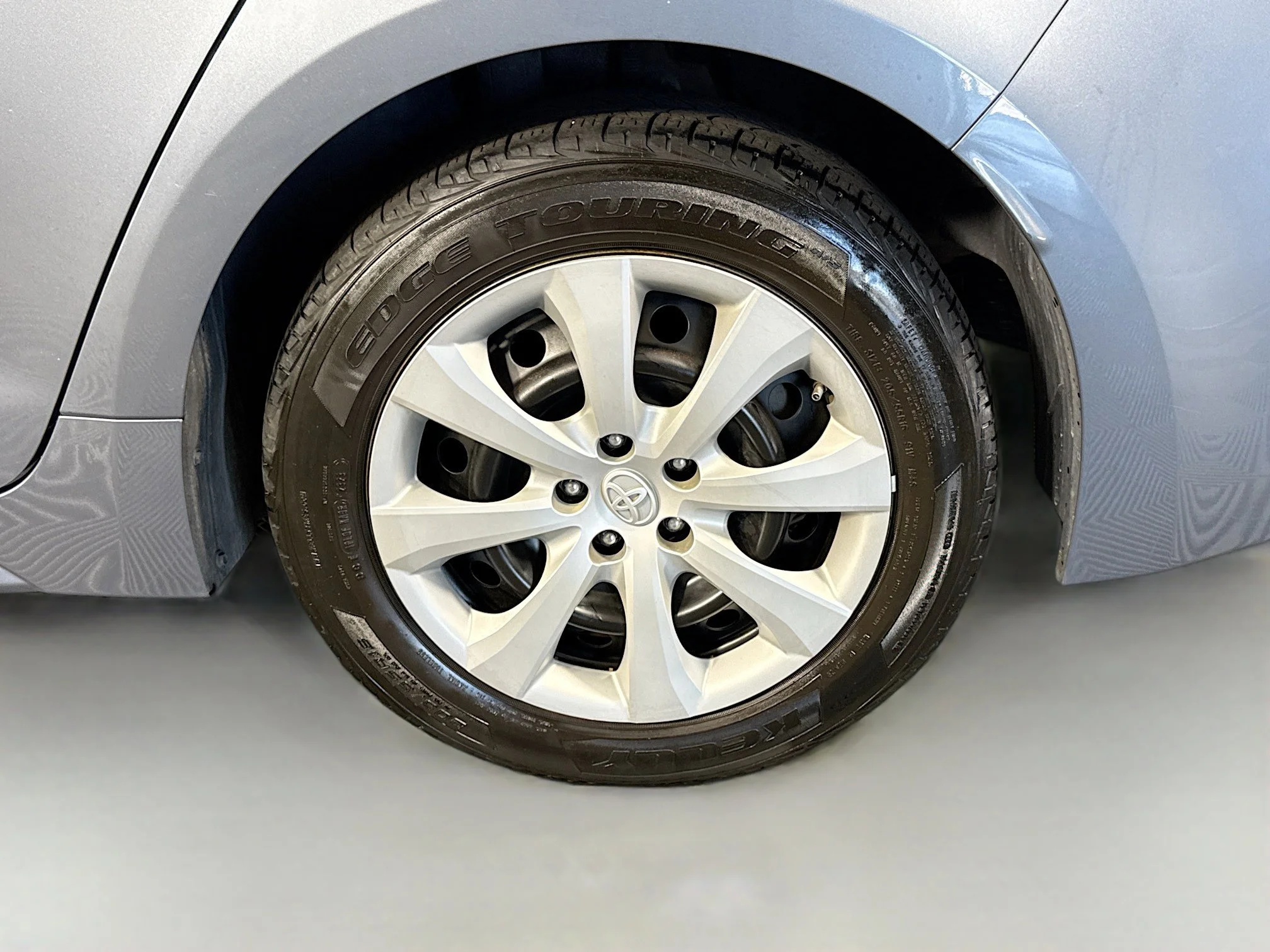 Used 2022 Celestite Toyota LE image 32