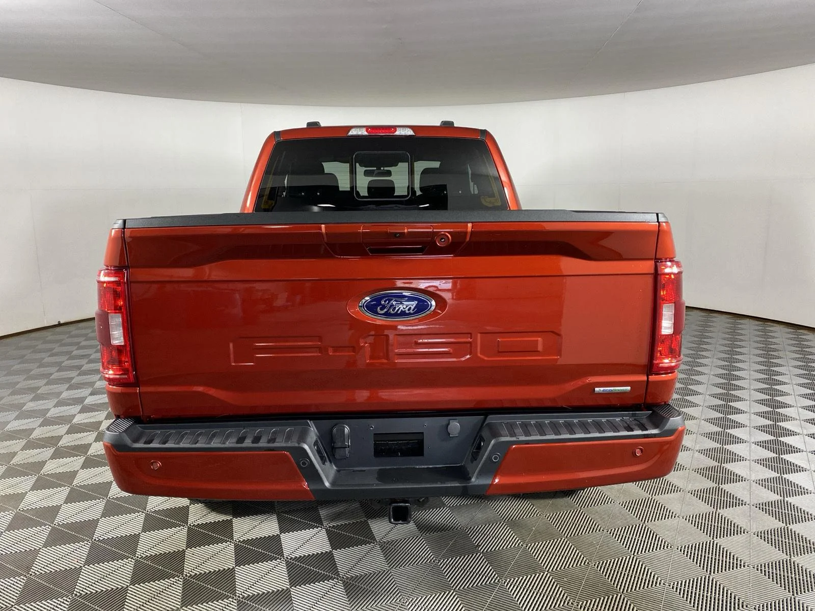 Used 2023 Hot Pepper Red Tinted Clearcoat Ford XLT image 6