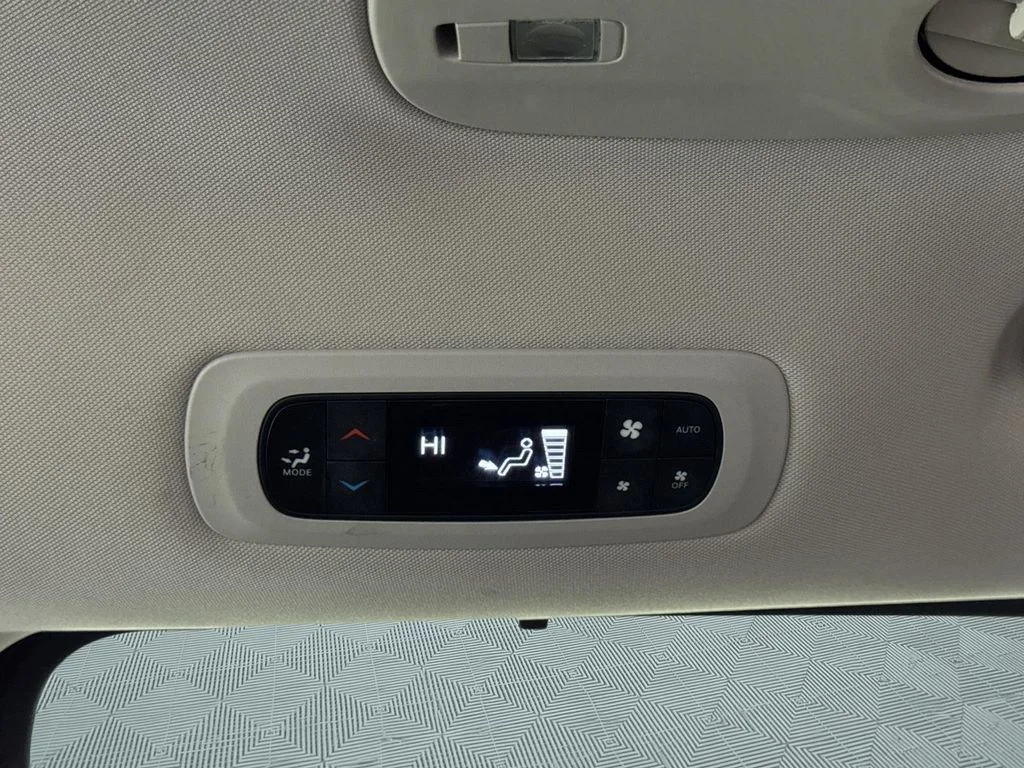 Used 2024 Black Chrysler Touring L image 14