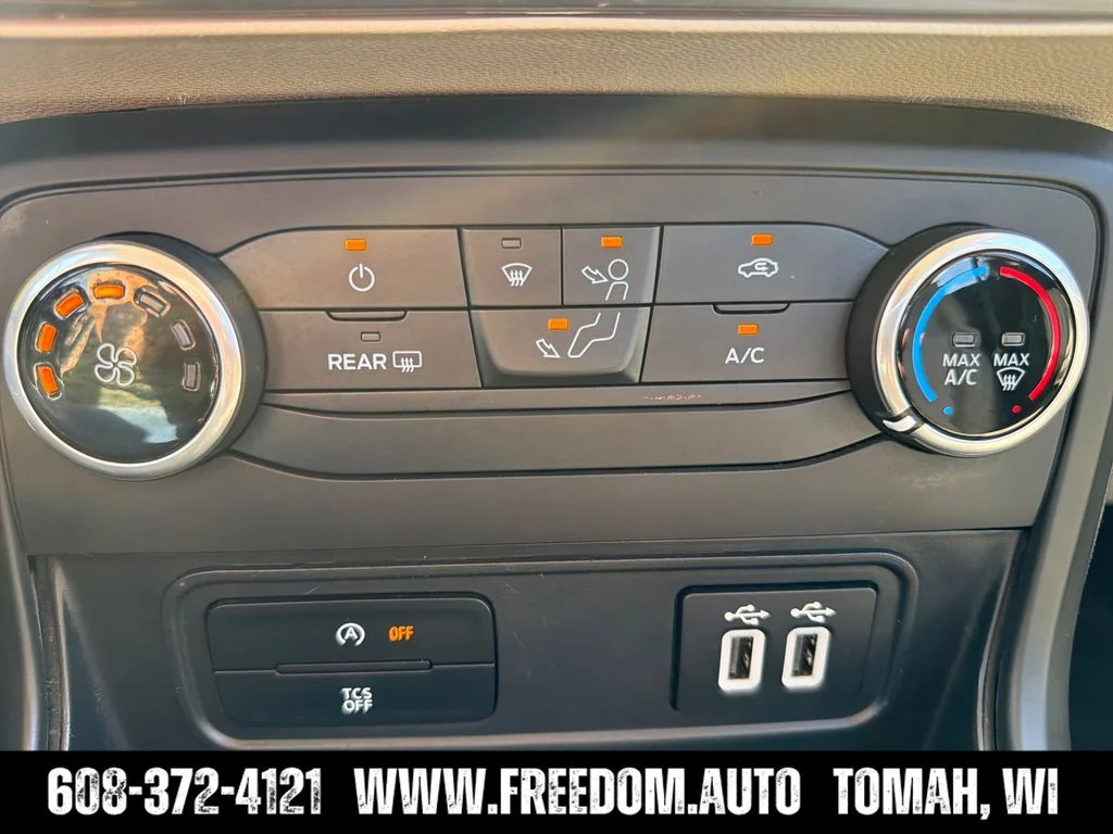 Used 2021  Ford S image 19