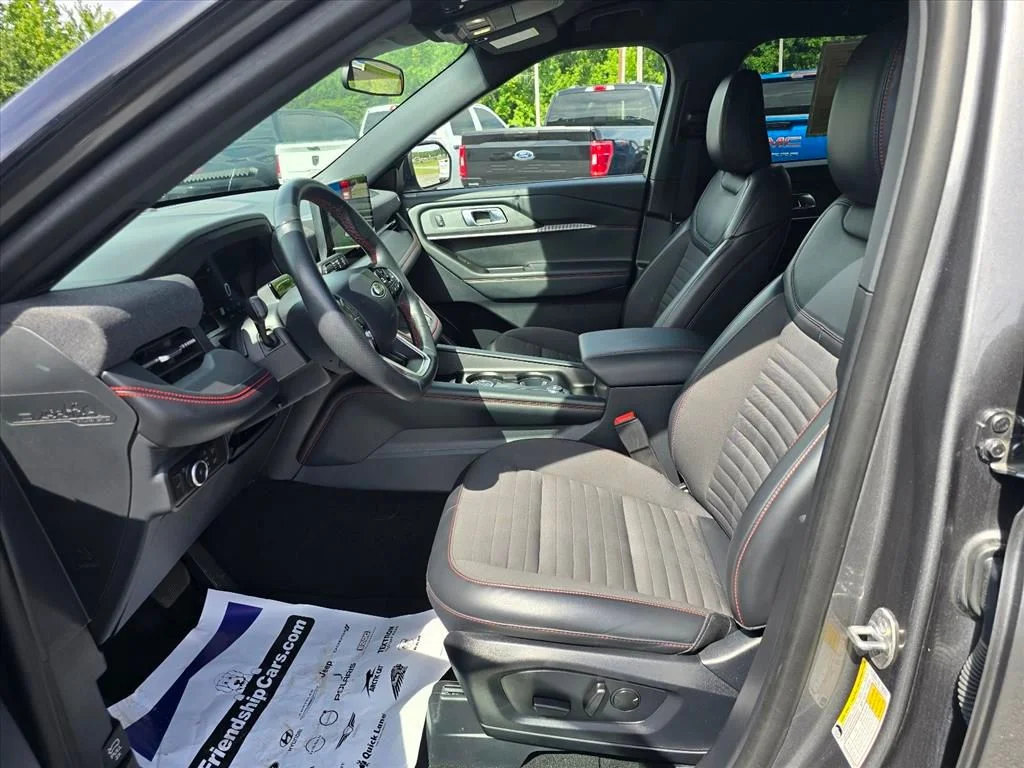 Used 2025 Gray Ford ST-Line image 12