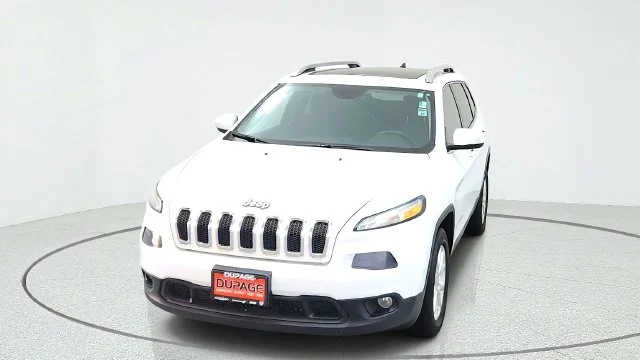 Used 2014 White Jeep Latitude image 3
