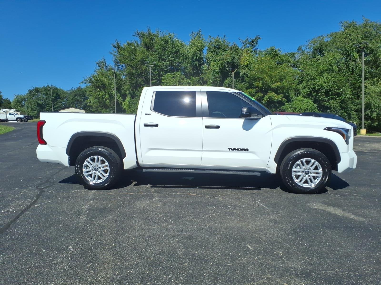Used 2024 Ice Cap Toyota SR5 image 8