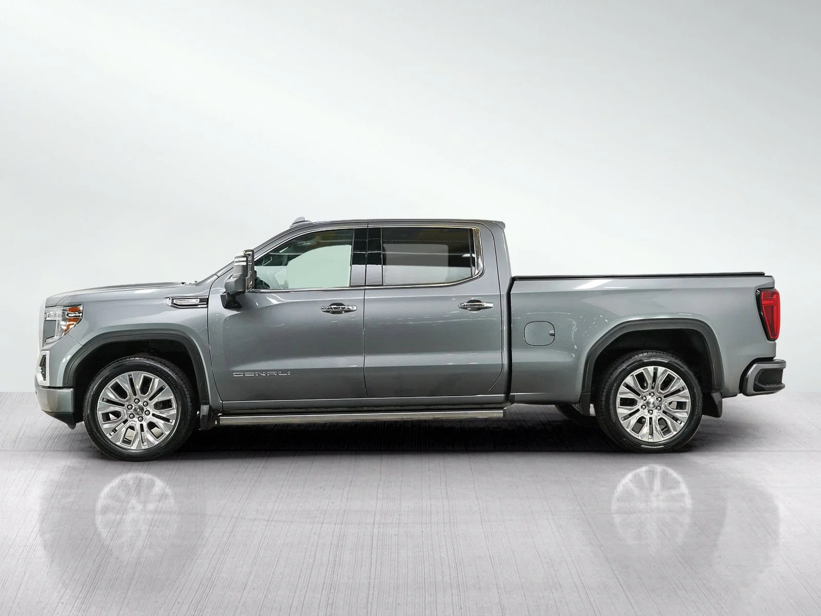Used 2020 GMC Sierra 1500 Denali with VIN 1GTU9FELXLZ332265 for sale in Wayzata, Minnesota