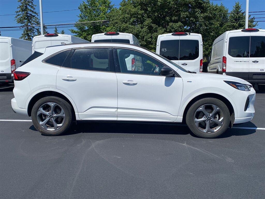 Used 2023 Oxford White Ford ST-Line image 12