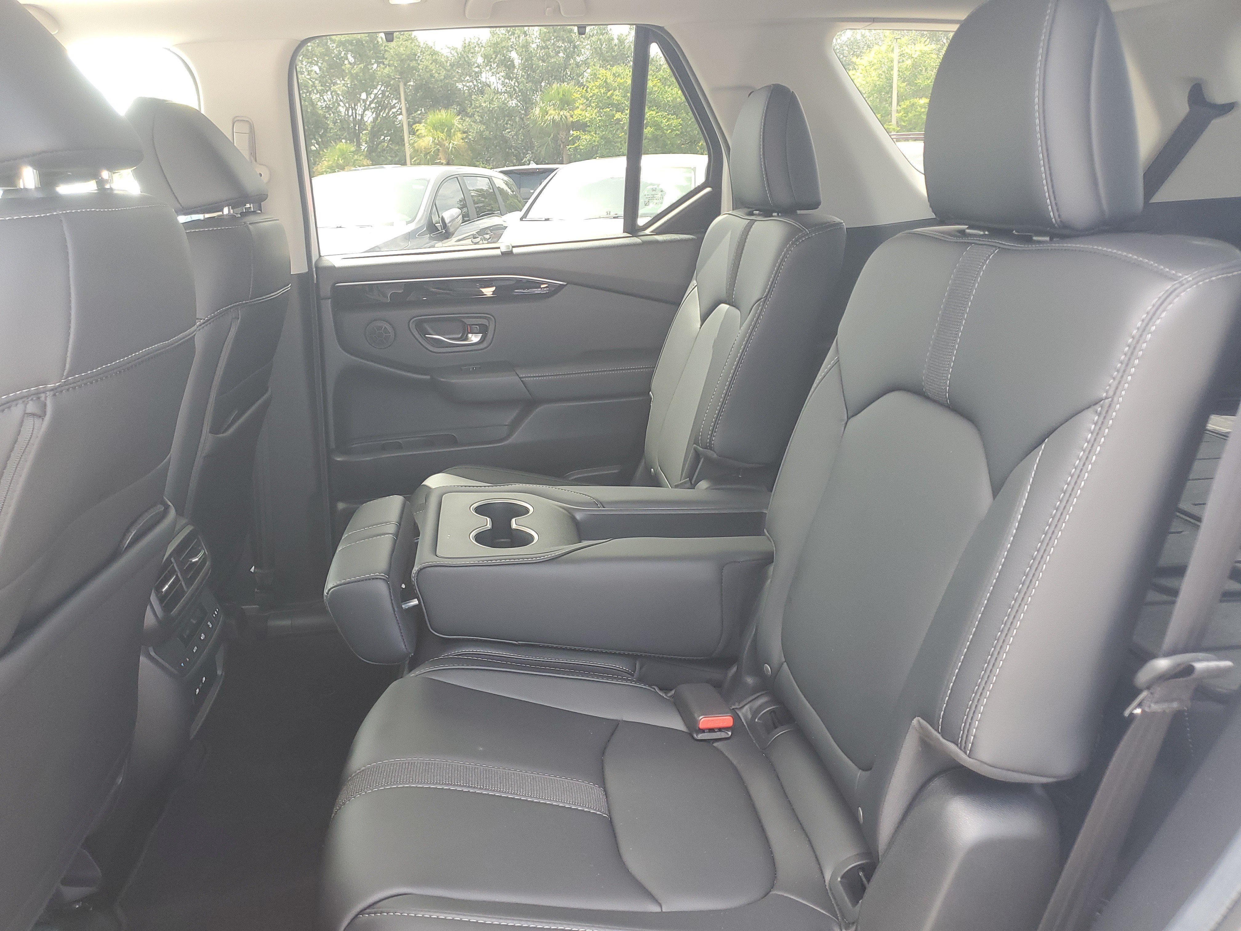 Used 2025 White Honda Touring image 10