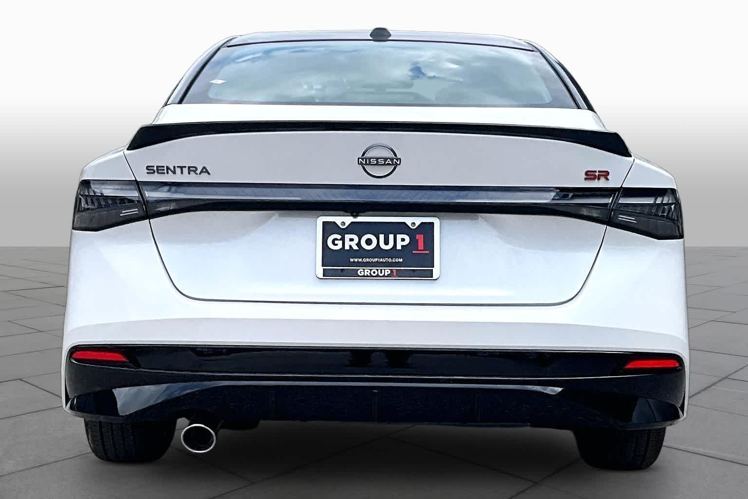 New 2026 Aspen White TriCoat / Super Black Two-tone Nissan SR image 4