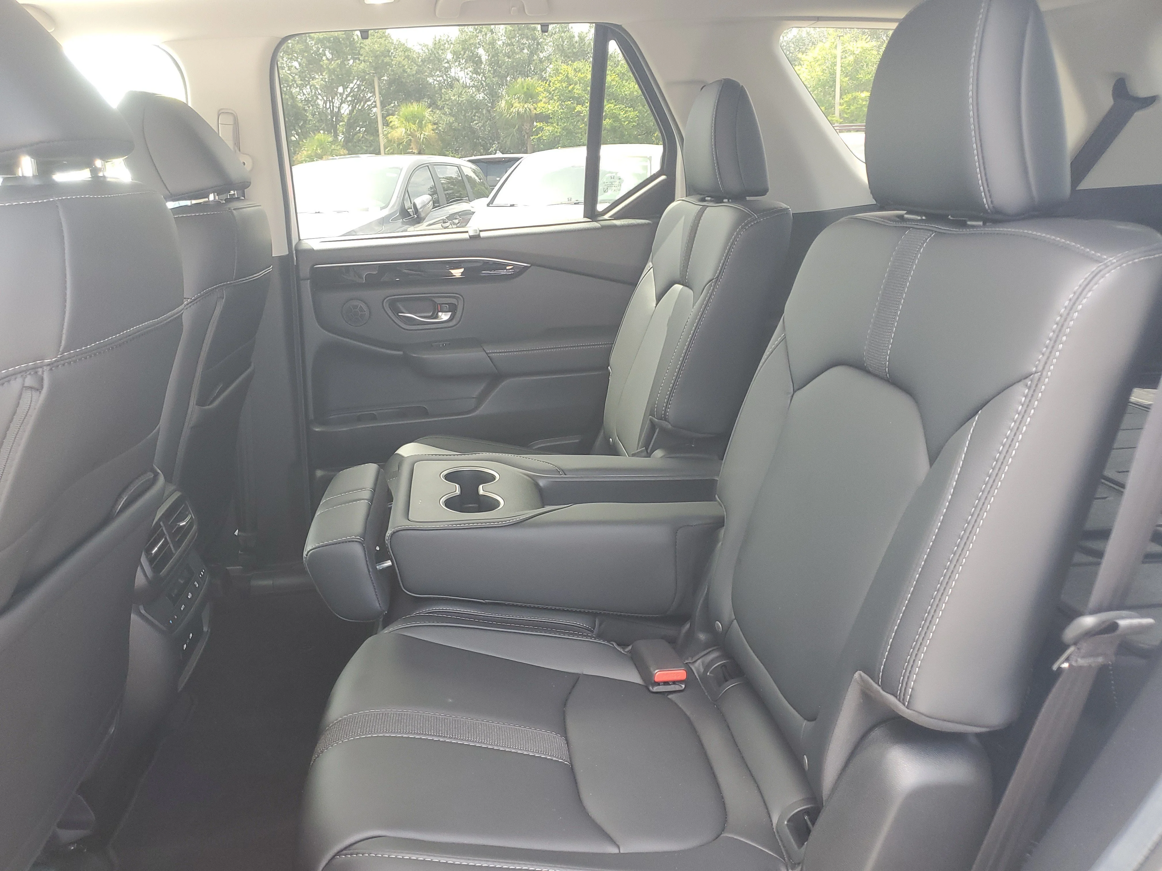 Used 2025 White Honda Touring image 10