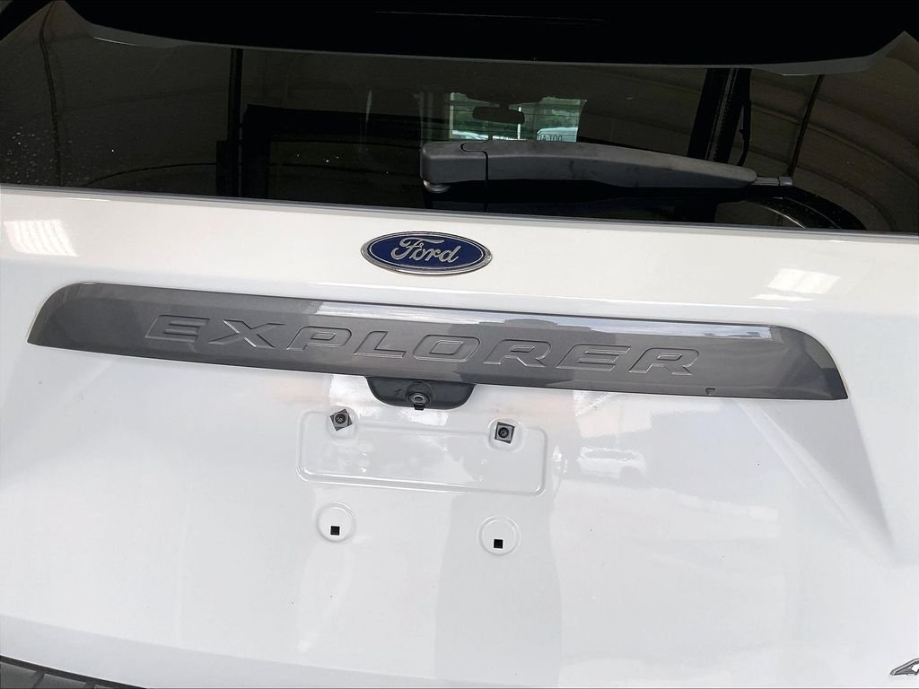 Used 2021 Oxford White Ford XLT image 29