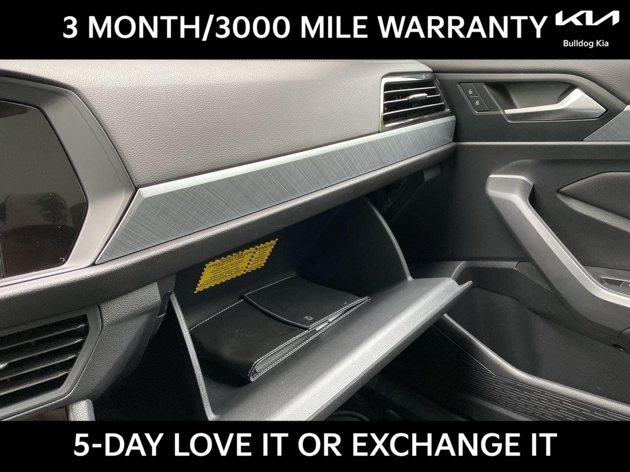 Used 2022 Platinum Gray Metallic Volkswagen SE image 34